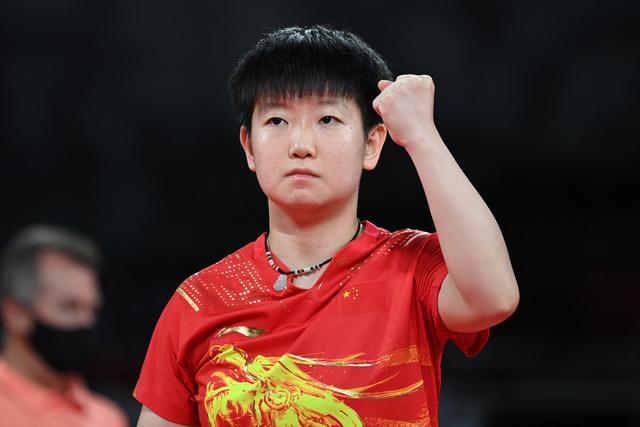 再勝伊藤美誠(chéng)！國(guó)乒女隊(duì)3-0日本，衛(wèi)冕奧運(yùn)女團(tuán)金牌